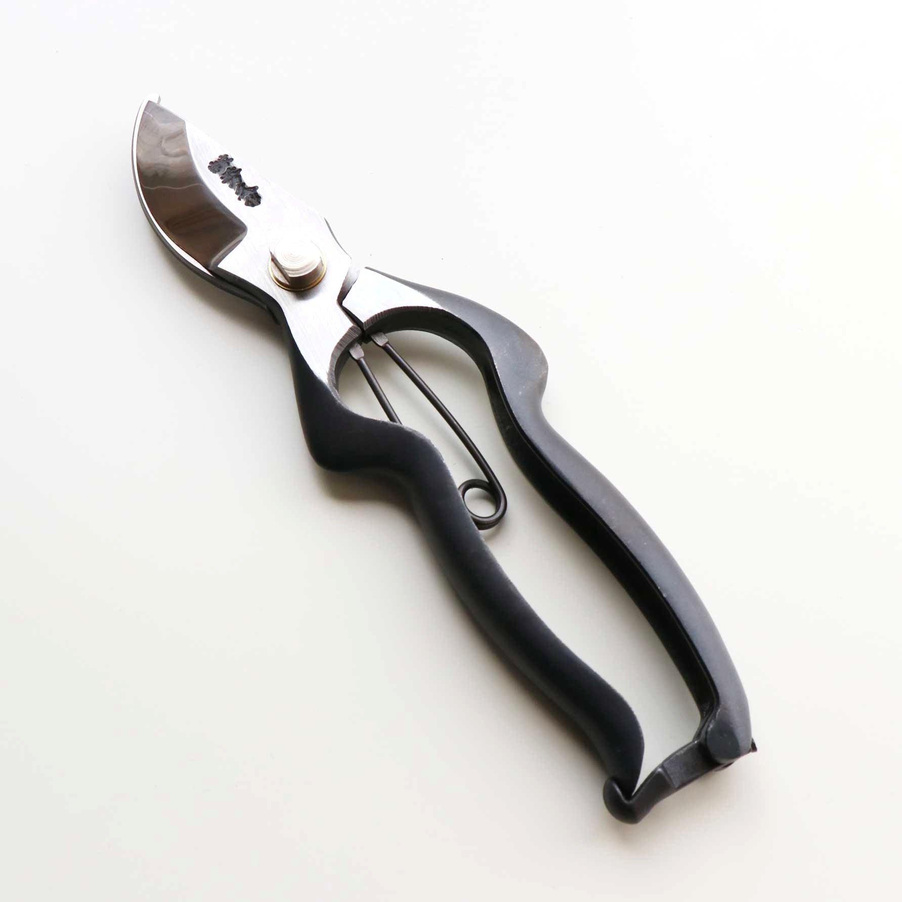 T13L Hand-Forged Left-Handed Pruning Shears/Secateurs, High-Carbon Steel, Asymmetrical Ergonomic Grip