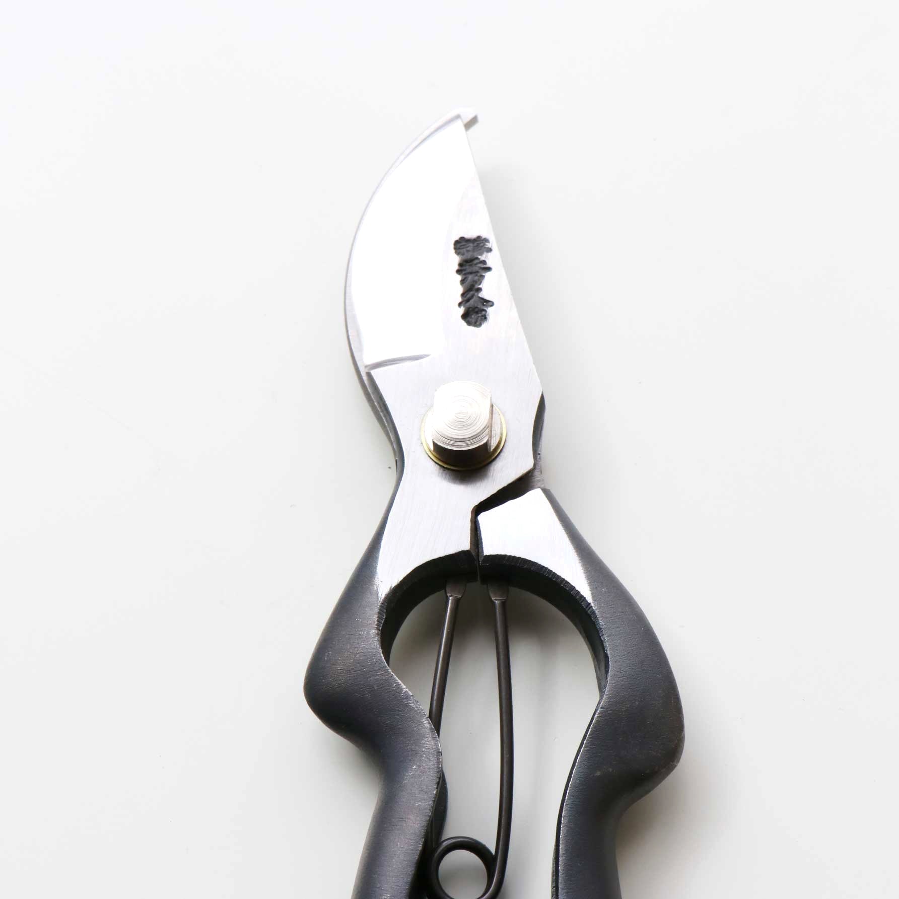 T13L Hand-Forged Left-Handed Pruning Shears/Secateurs, High-Carbon Steel, Asymmetrical Ergonomic Grip