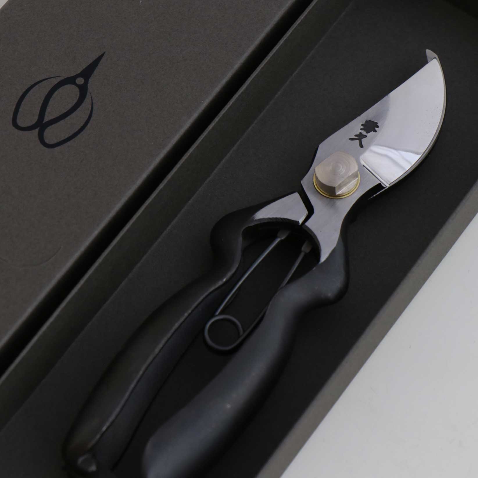 T31 Forged Pruning Shears/Secateurs, High Carbon Steel Symmetrical Ergonomic Grip Size:S