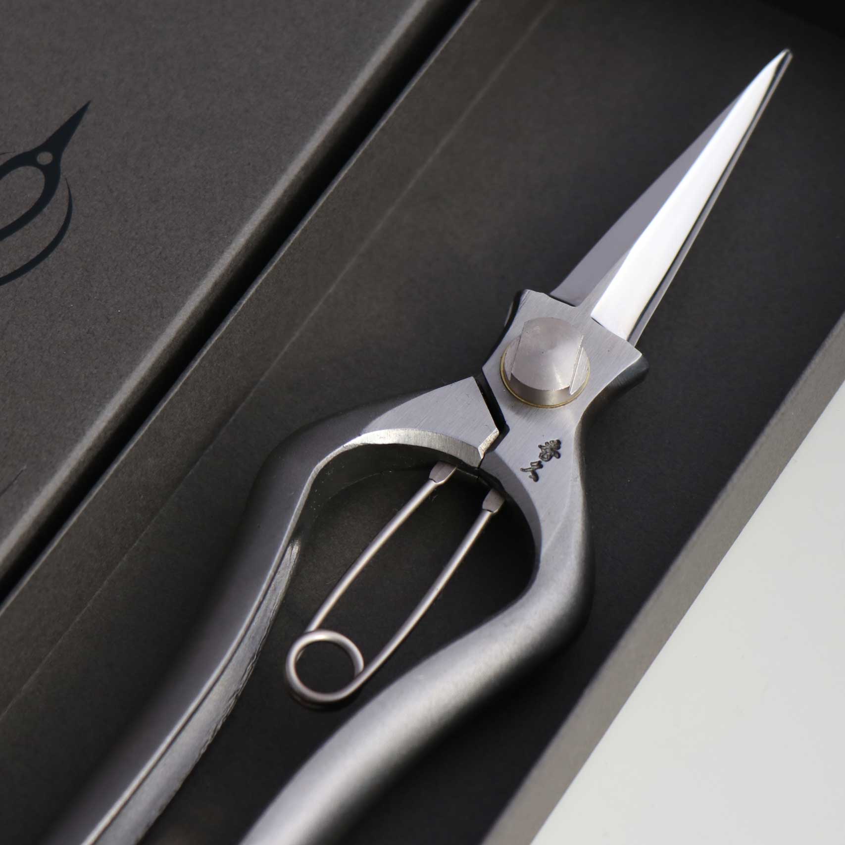 T517 Hand Forged Garden Snips, Stainless Steel Symmetrical Grip