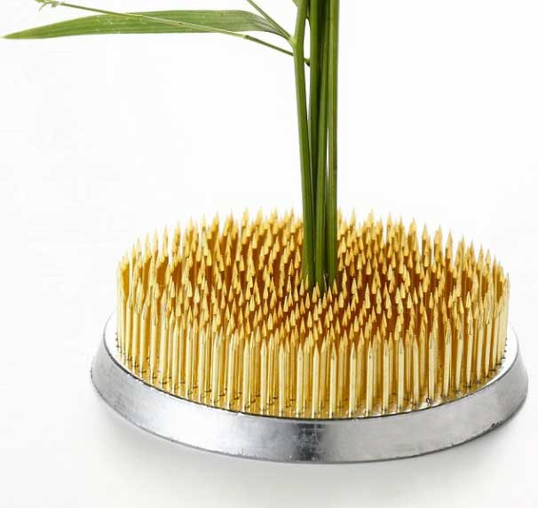 Brass Kenzan Ikebana Flower Frog – Ø36 × H18 mm