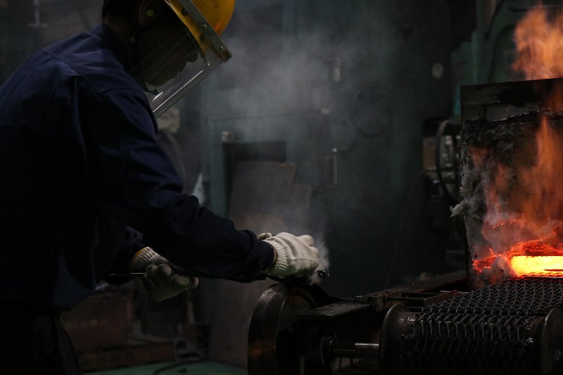 Forging Japanese pruning sheers at Toyama Hamono