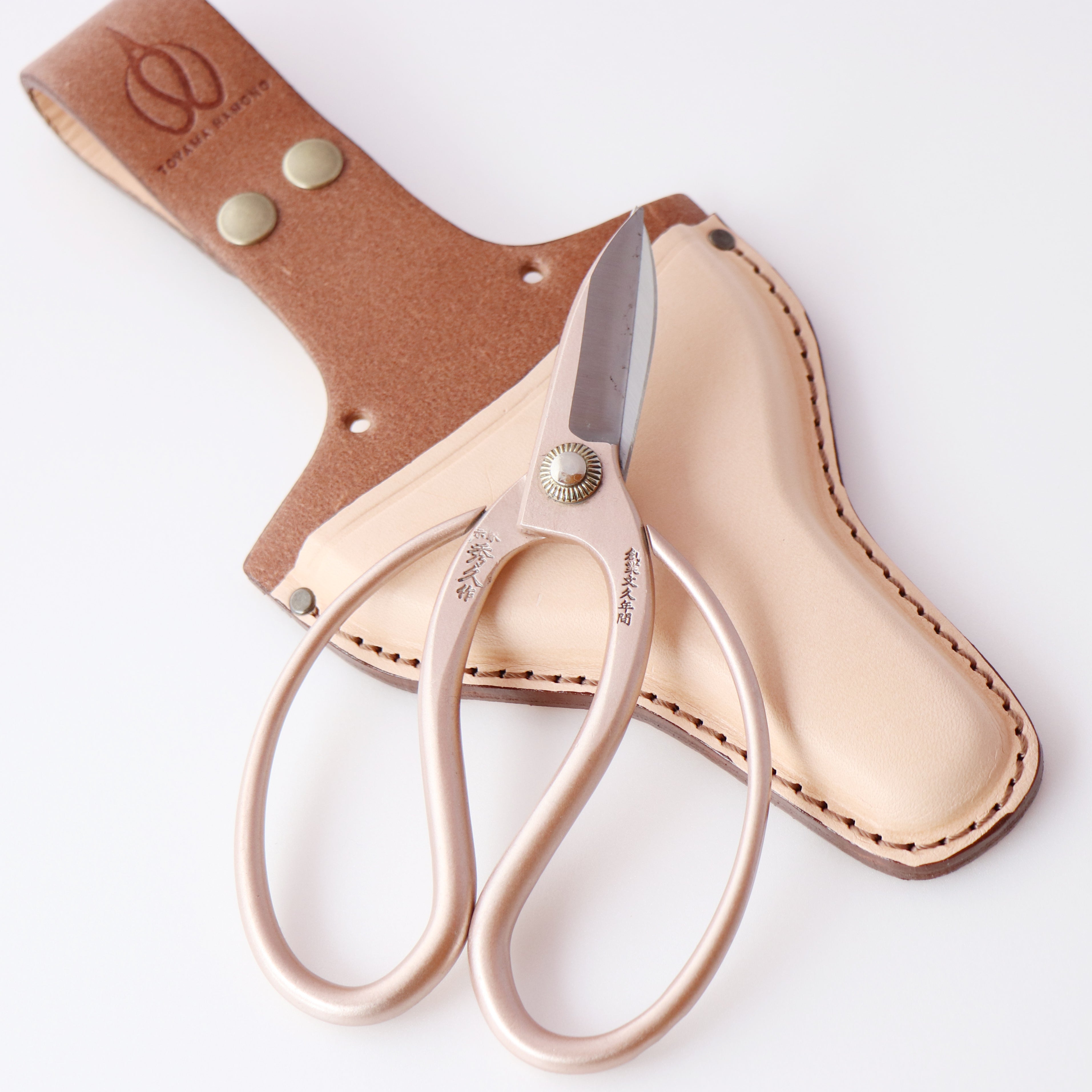 R6 Leather Holster for Traditional Japanese Scissors with Loop Handle