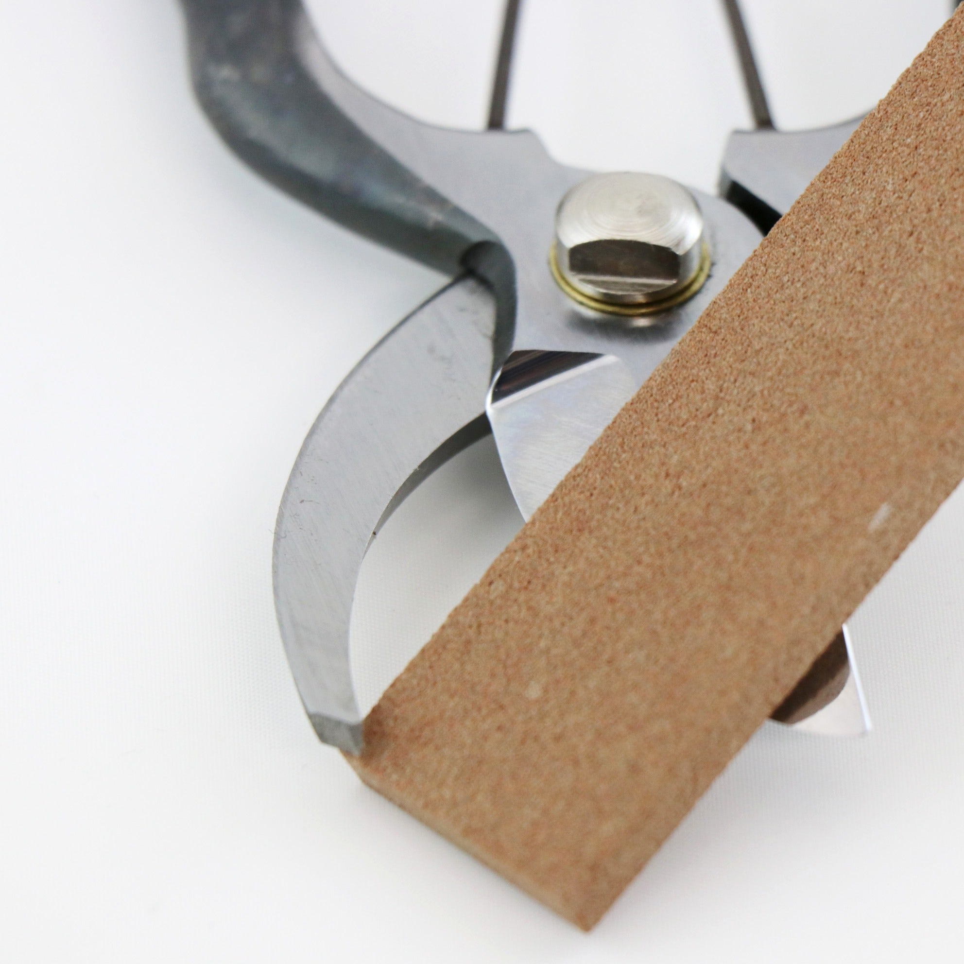 R2 Slim Whetstone for Sharpening Shears, Sharpen Shears Without the Need for Disassembly