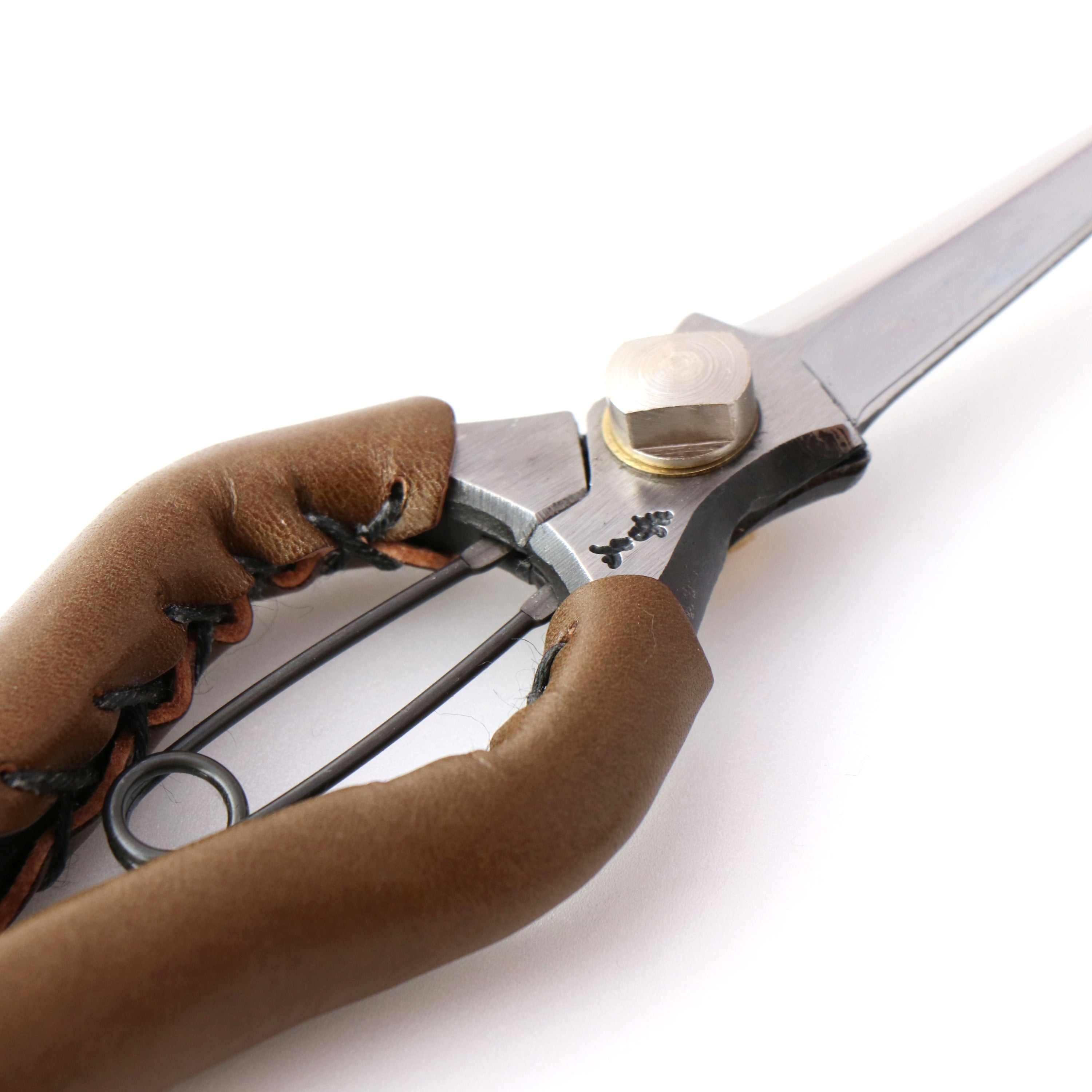 T17O Hand-Forged High-Carbon Steel Snips with Symmetrical Grip and Olive Leather Wrap