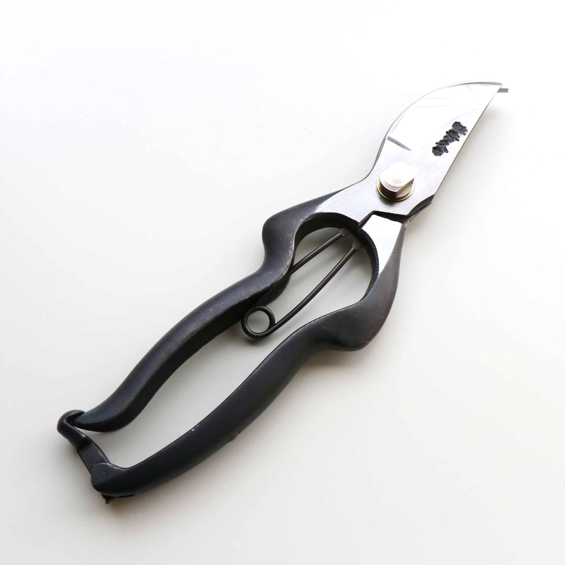 T13L Hand-Forged Left-Handed Pruning Shears/Secateurs, High-Carbon Steel, Asymmetrical Ergonomic Grip
