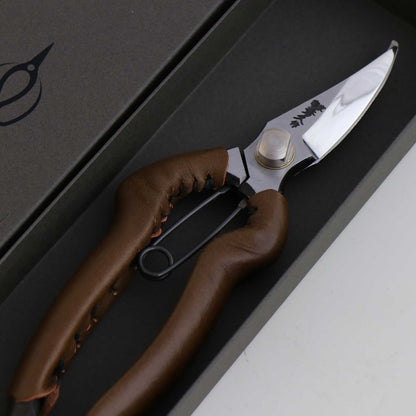 T26O Hand-Forged Multi-Purpose Pruning Shears/Secateurs with Asymmetrical Grip and Olive Leather Wrap