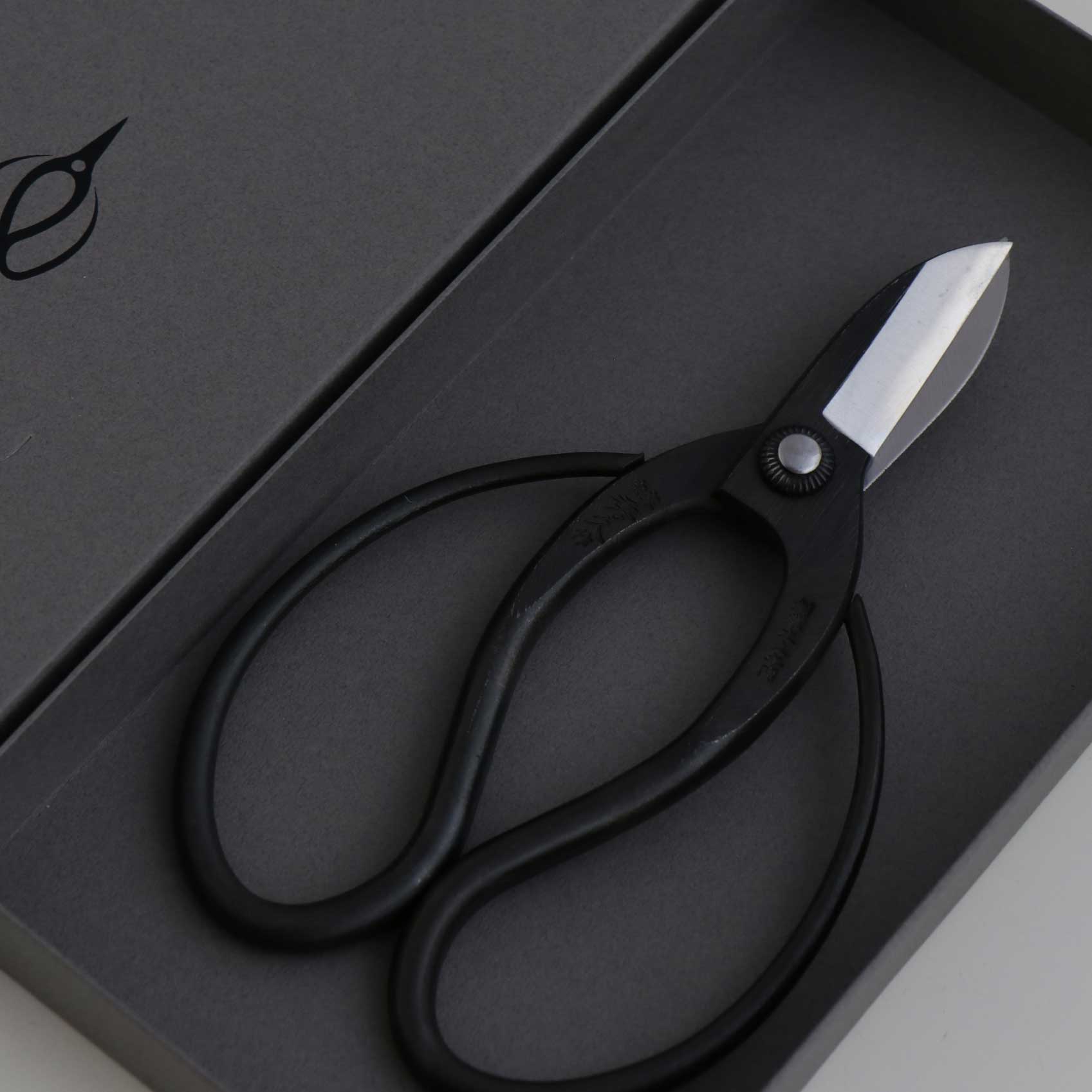 T9 Traditional Japanese  Ikebana Floral Shears Looped Grip Forged High Carbon Steel 50mm Blade